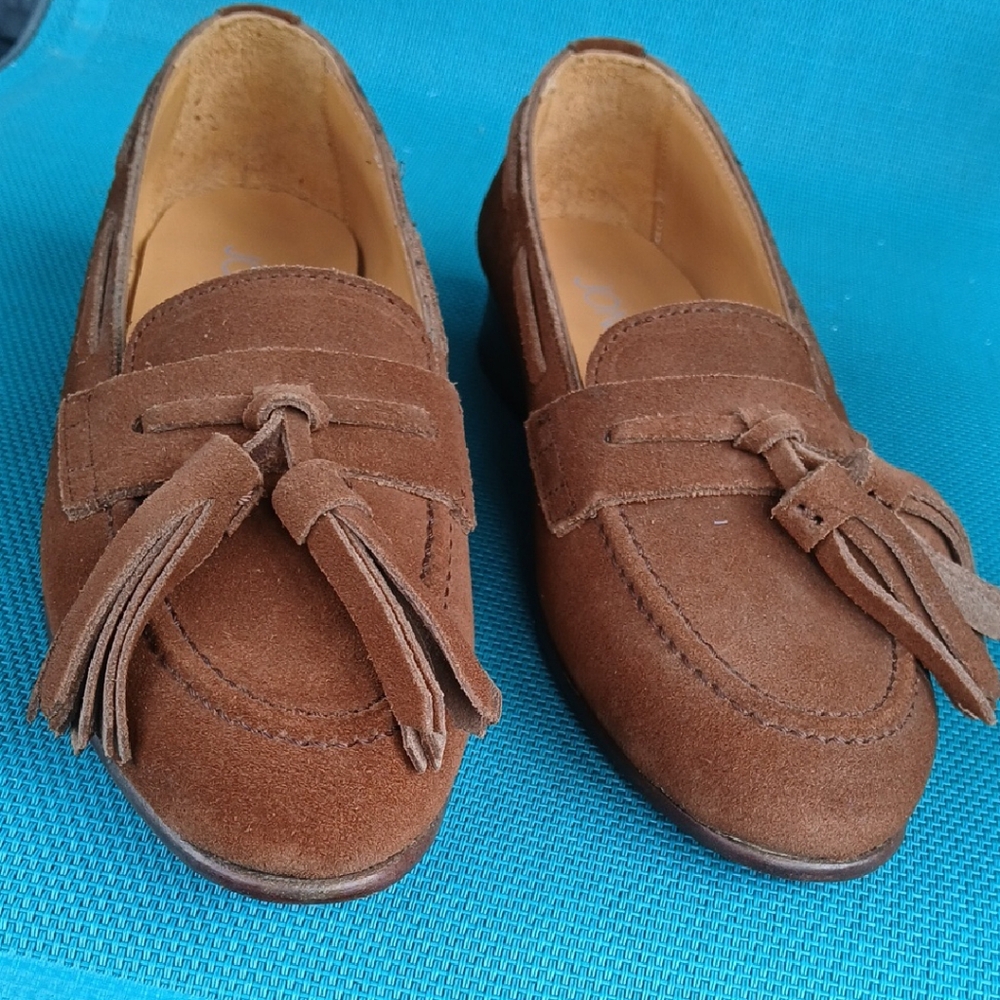 Que Brown Leather Loafers with Tassels
